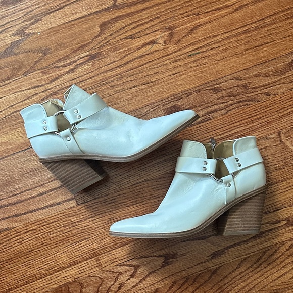 Nine West Cream Ankle Booties - Picture 1 of 6